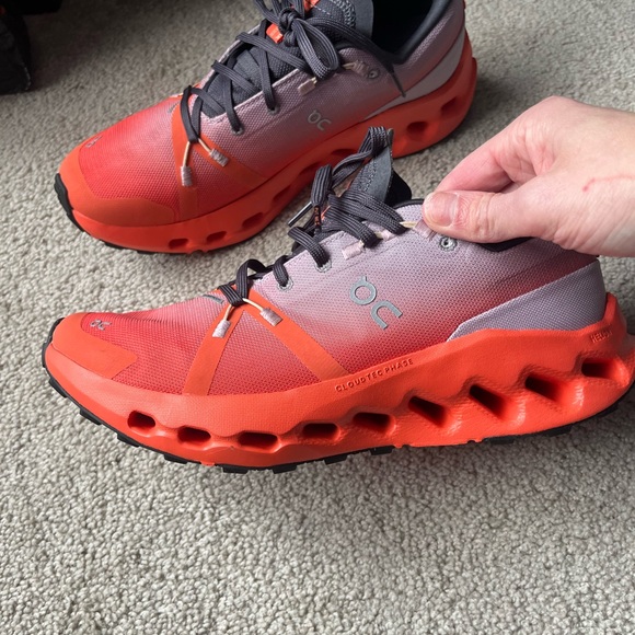 NWT On Cloud surfer trainers with laces - Picture 11 of 12